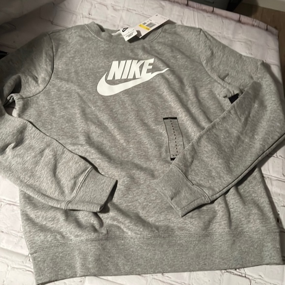 Nike Tops - Women’s Nike gray sweatshirt